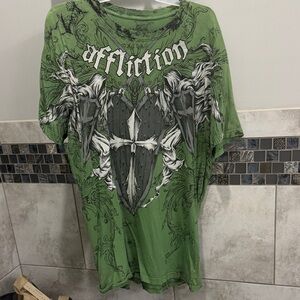 Affliction mens XL T SHIRT Olive Shield Graphic Tee
